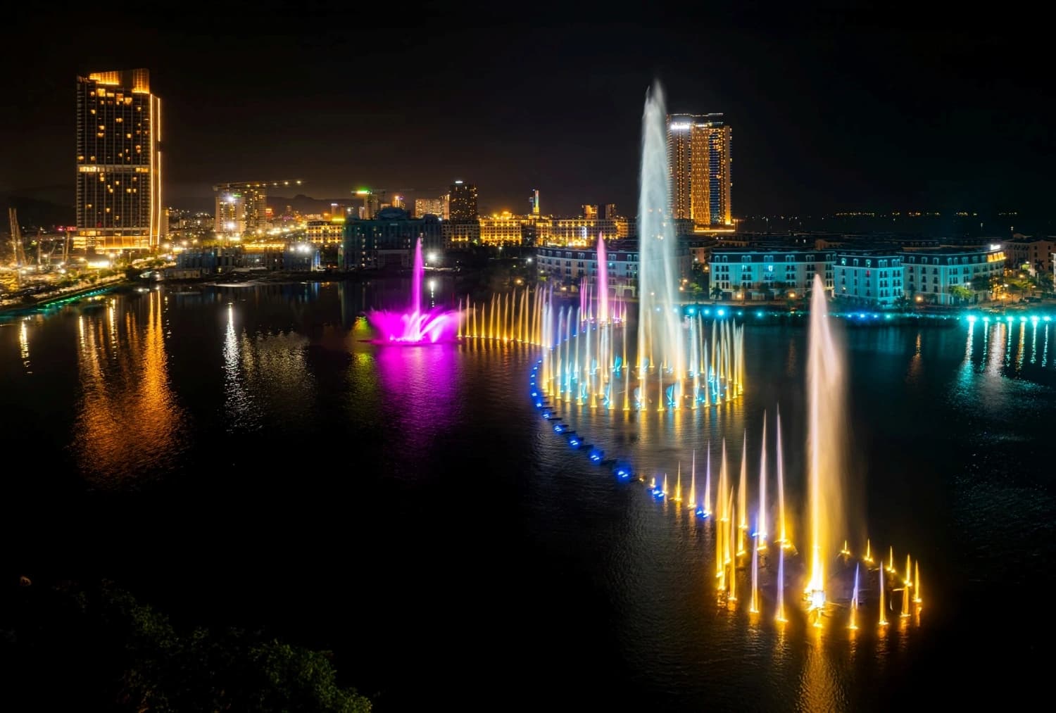 Show nhạc nước — tiện ích đô thị